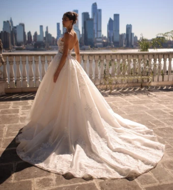 Eve of Milady 1725 #4 thumbnail